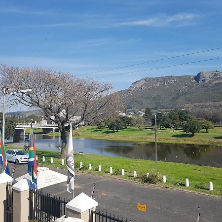Sunset Boulevard Riverlodge Paarl Exterior photo