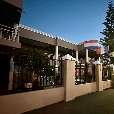 Sunset Boulevard Riverlodge Paarl Exterior photo