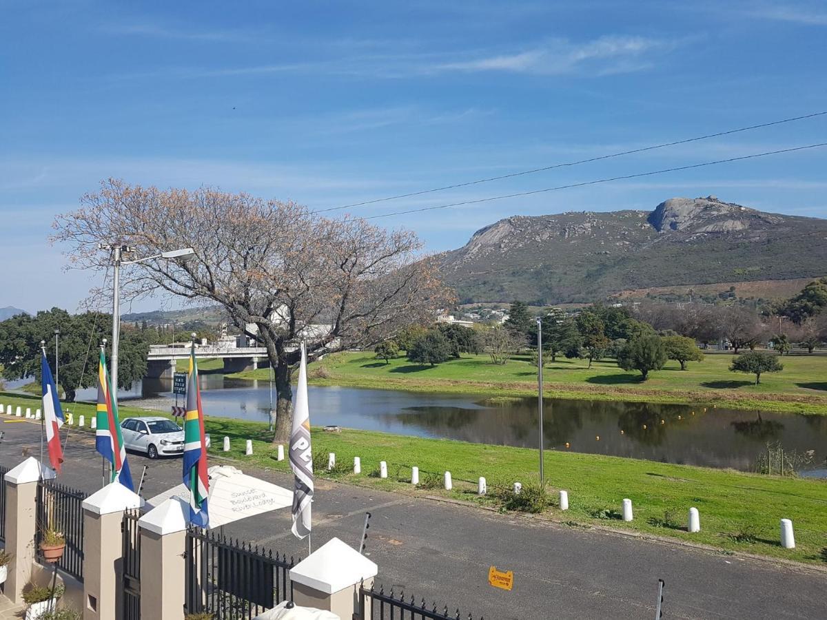 Sunset Boulevard Riverlodge Paarl Exterior photo