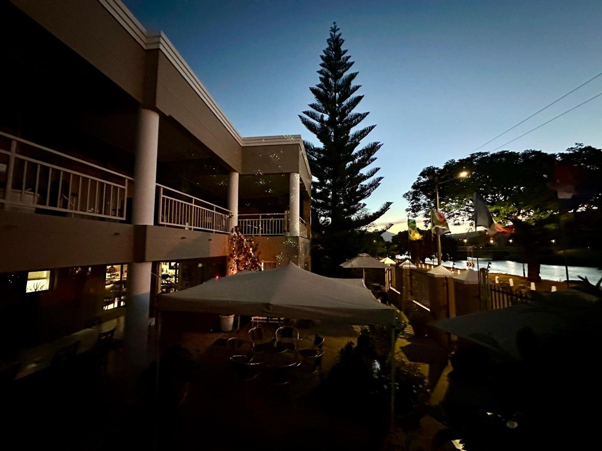 Sunset Boulevard Riverlodge Paarl Exterior photo